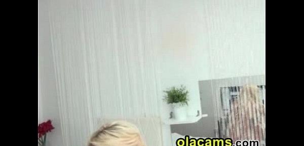  Busty teen blonde dance on webcam